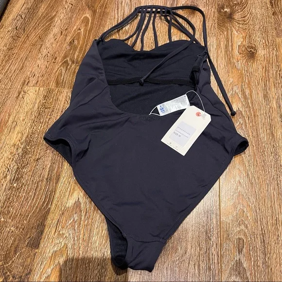 Billabong Women's Sol Searcher One Piece
Boho Vibe Billabong Scooped Back Stripy - Picture 4 of 10